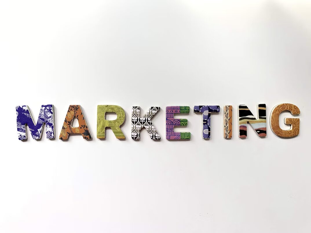 MARKETING Y DESARROLLO DE NEGOCIOS EN FIRMAS LEGALES: CLAVES PARA EL ÉXITO EN UN MUNDO COMPETITIVO